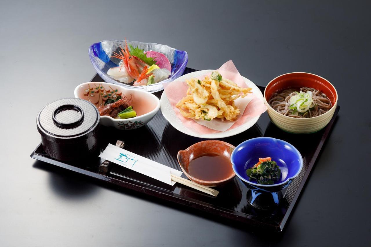 Fukuno Town Hotel A・Mieux Nanto Экстерьер фото